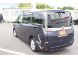 
										TOYOTA VOXY 2015 full									