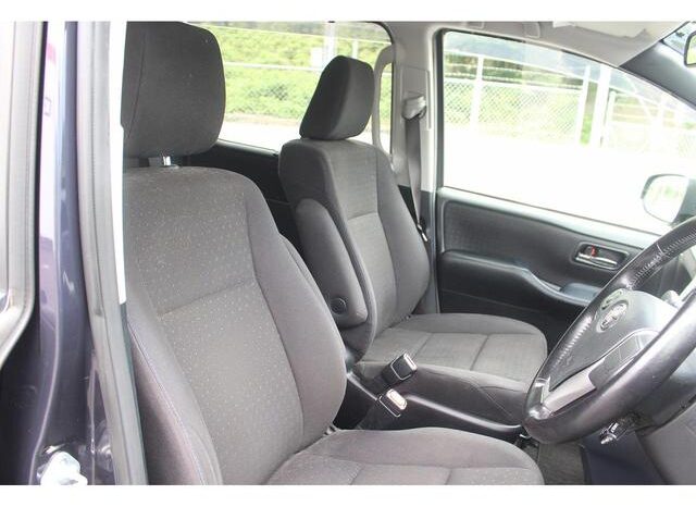 
								TOYOTA VOXY 2015 full									