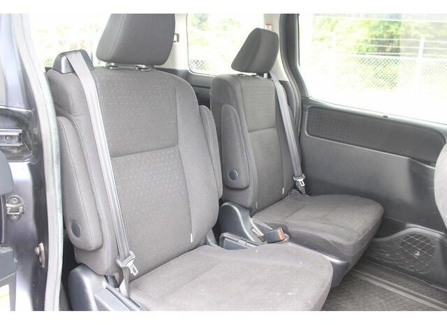 
								TOYOTA VOXY 2015 full									