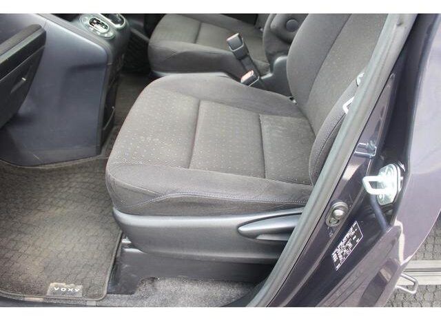 
								TOYOTA VOXY 2015 full									