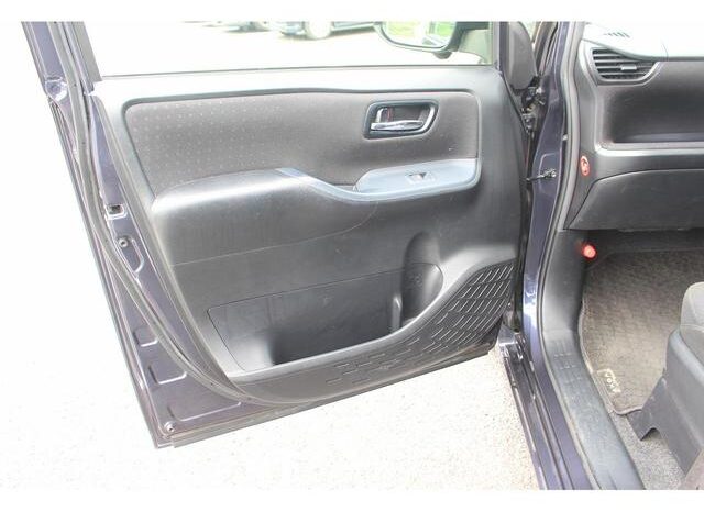 
								TOYOTA VOXY 2015 full									