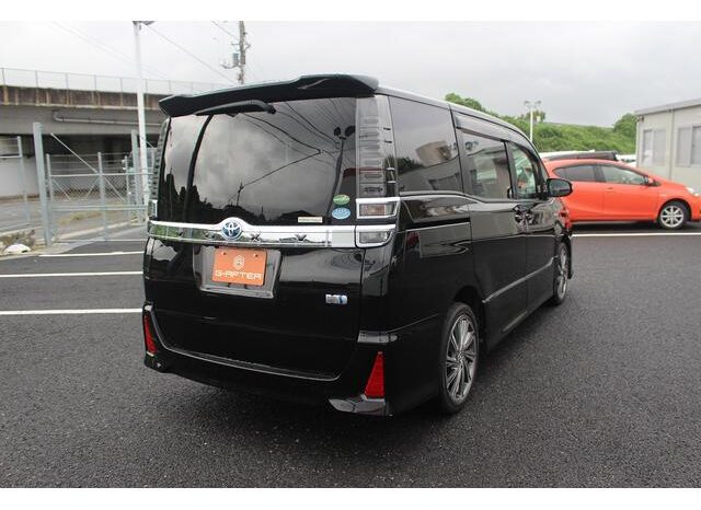 
								TOYOTA VOXY 2016 full									