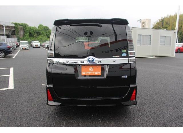 
								TOYOTA VOXY 2016 full									