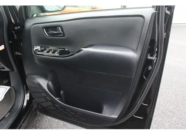 
								TOYOTA VOXY 2016 full									