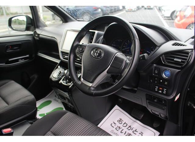 
								TOYOTA VOXY 2016 full									