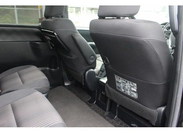 
								TOYOTA VOXY 2016 full									