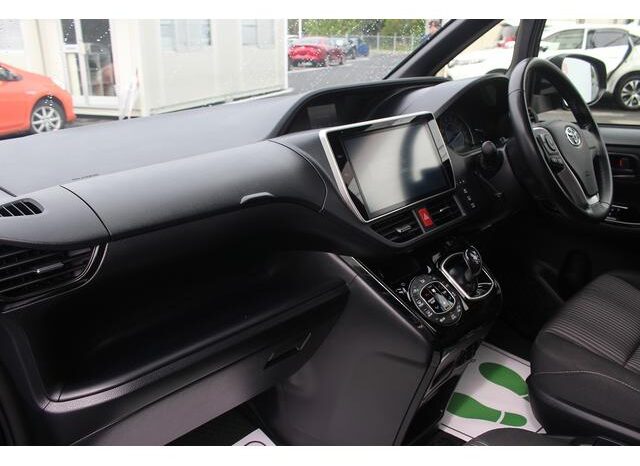 
								TOYOTA VOXY 2016 full									