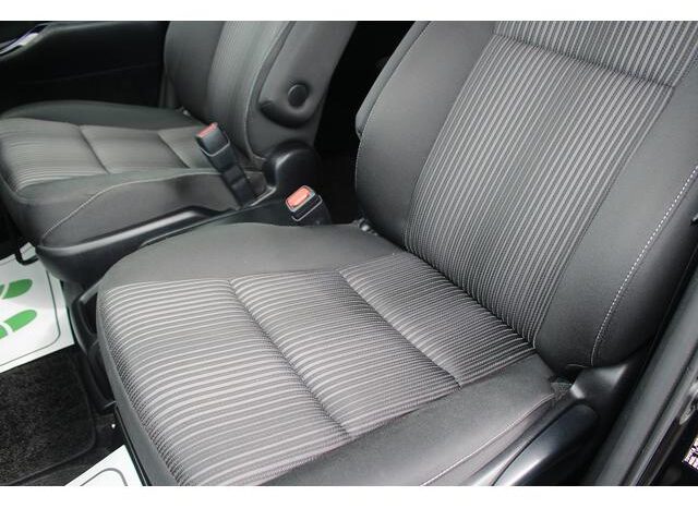 
								TOYOTA VOXY 2016 full									