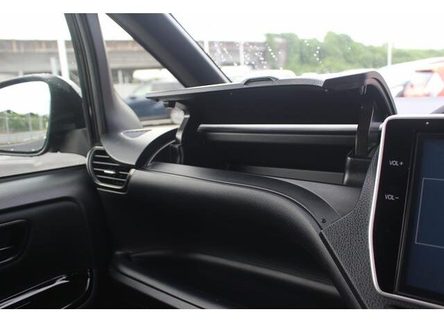 
								TOYOTA VOXY 2016 full									