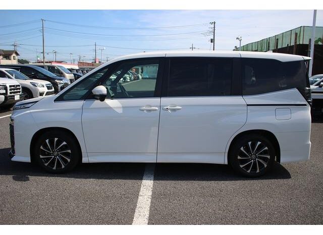 
								TOYOTA VOXY 2023 full									