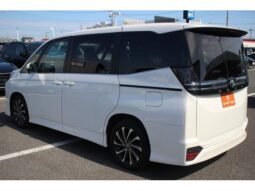 
										TOYOTA VOXY 2023 full									