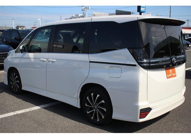 
								TOYOTA VOXY 2023 full									