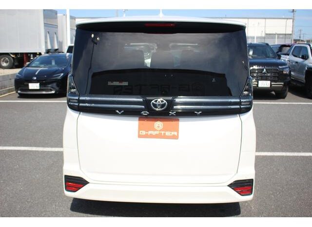 
								TOYOTA VOXY 2023 full									