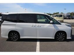 
										TOYOTA VOXY 2023 full									