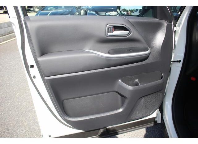 
								TOYOTA VOXY 2023 full									