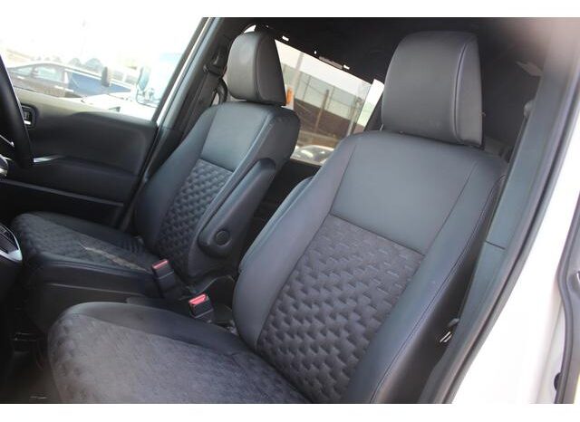 
								TOYOTA VOXY 2023 full									