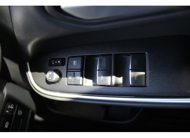 
								TOYOTA VOXY 2023 full									