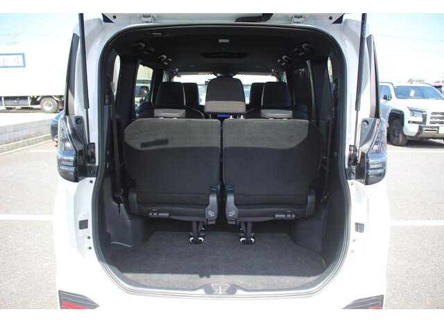 
								TOYOTA VOXY 2023 full									