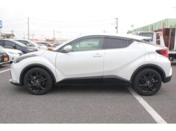 
										TOYOTA C-HR 2023 full									