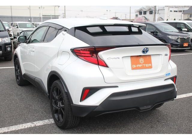 
								TOYOTA C-HR 2023 full									