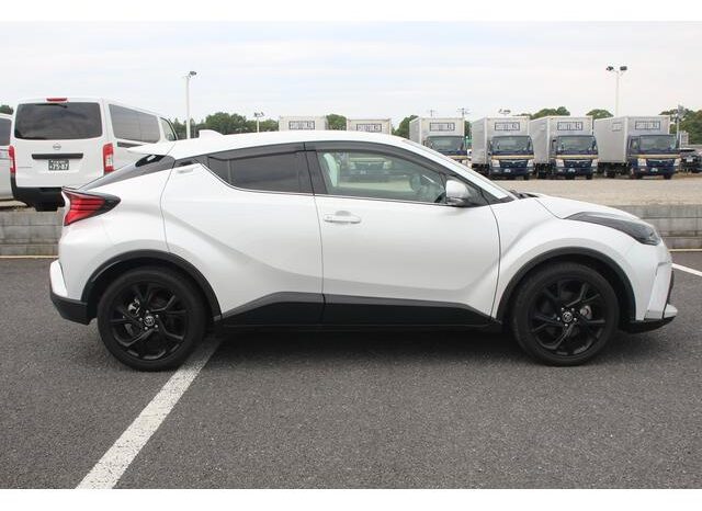 
								TOYOTA C-HR 2023 full									