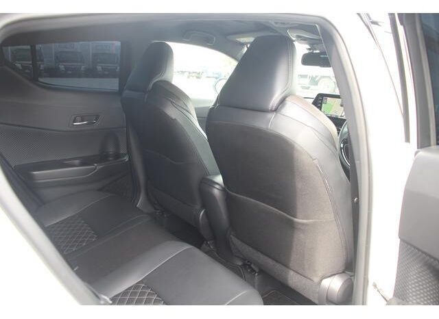 
								TOYOTA C-HR 2023 full									