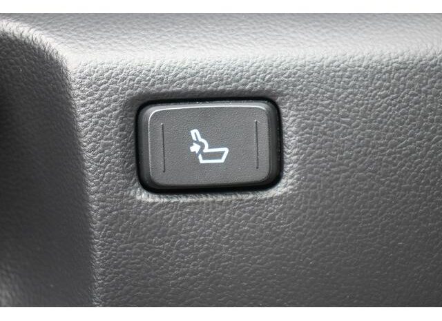 
								TOYOTA C-HR 2023 full									