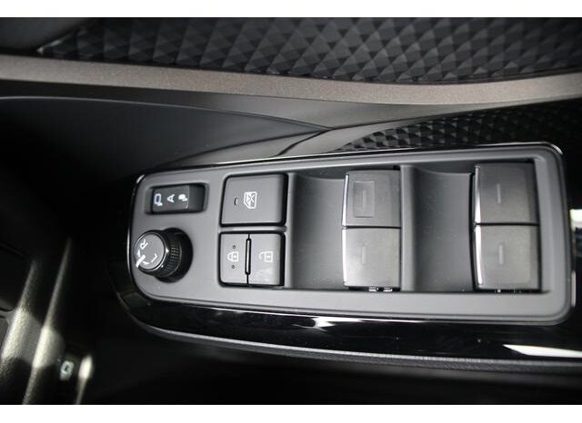 
								TOYOTA C-HR 2023 full									