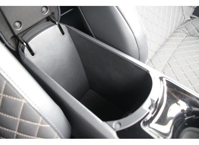 
								TOYOTA C-HR 2023 full									