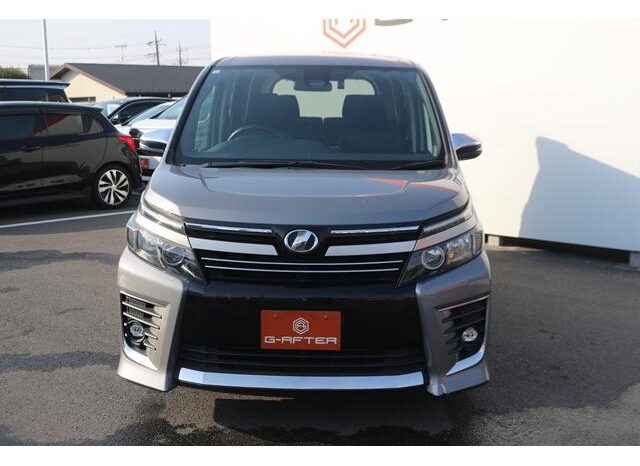 
								TOYOTA VOXY 2016 full									