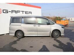 
										TOYOTA VOXY 2016 full									