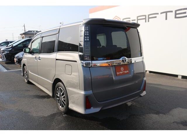 
								TOYOTA VOXY 2016 full									