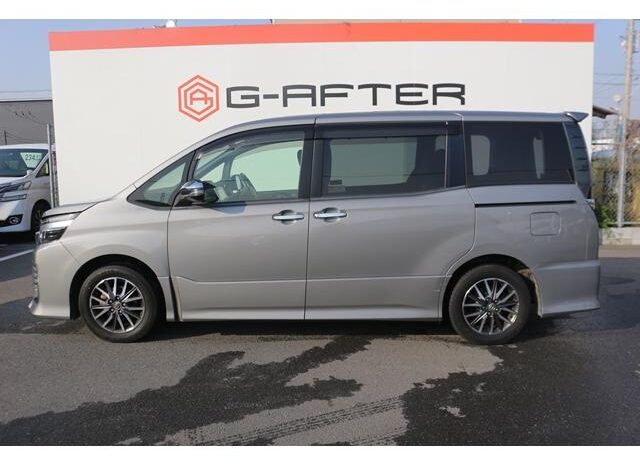 
								TOYOTA VOXY 2016 full									