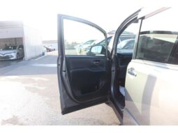 
										TOYOTA VOXY 2016 full									