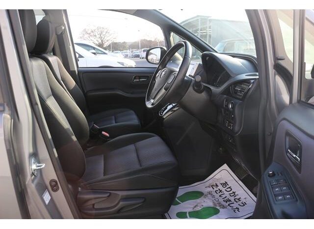 
								TOYOTA VOXY 2016 full									