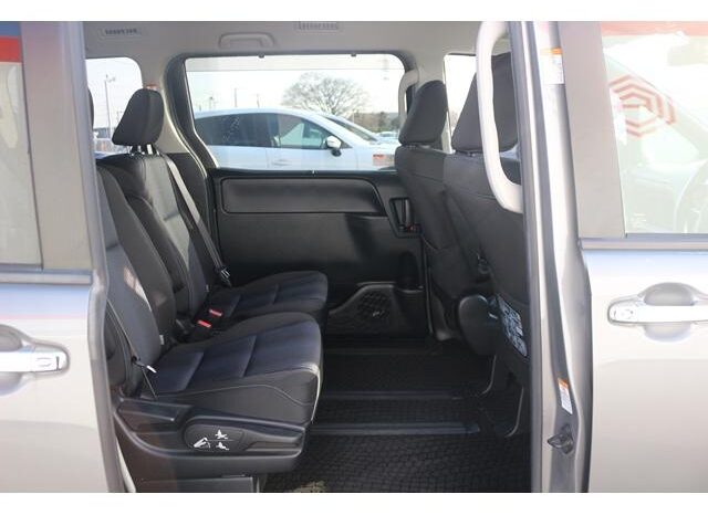 
								TOYOTA VOXY 2016 full									