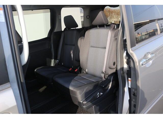 
								TOYOTA VOXY 2016 full									