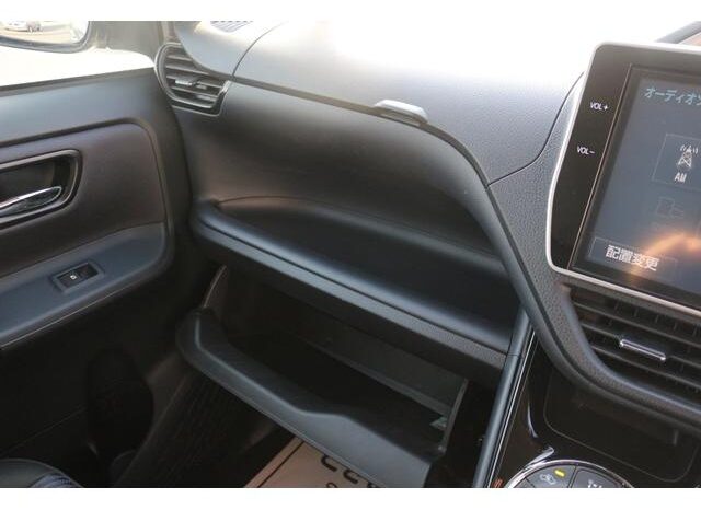 
								TOYOTA VOXY 2016 full									