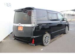 
										TOYOTA VOXY 2016 full									