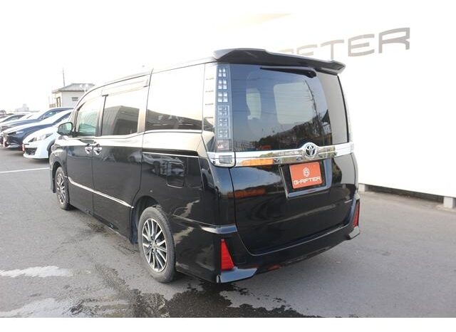 
								TOYOTA VOXY 2016 full									