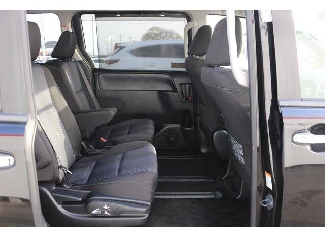 
								TOYOTA VOXY 2016 full									