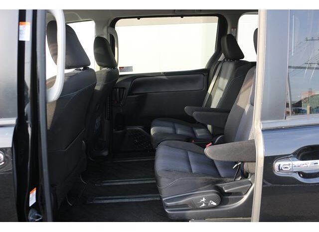 
								TOYOTA VOXY 2016 full									