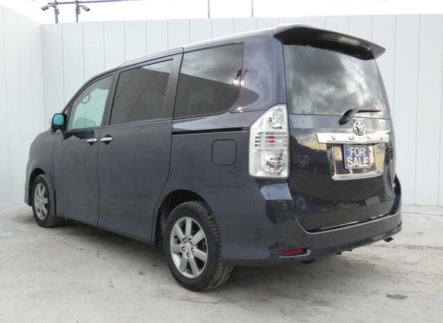 
								TOYOTA VOVY 2008 full									