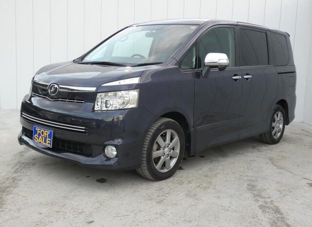 
								TOYOTA VOVY 2008 full									