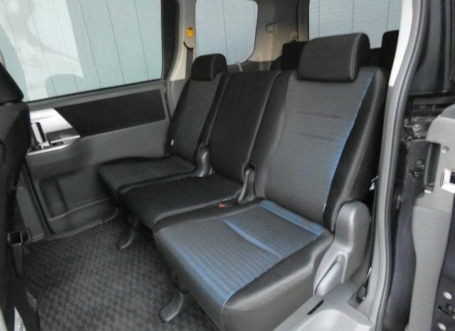 
								TOYOTA VOVY 2008 full									