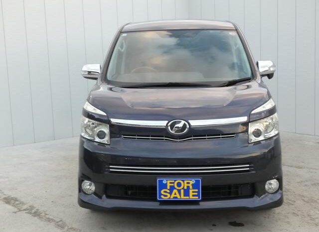 
								TOYOTA VOVY 2008 full									