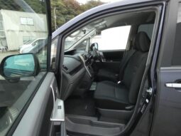 
										TOYOTA VOVY 2008 full									