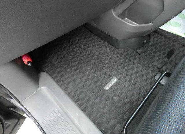 
								TOYOTA VOVY 2008 full									