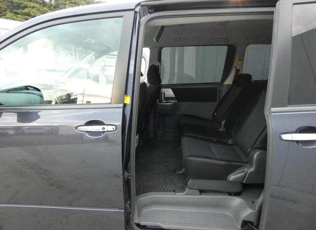 
								TOYOTA VOVY 2008 full									