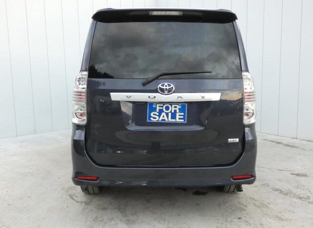
								TOYOTA VOVY 2008 full									